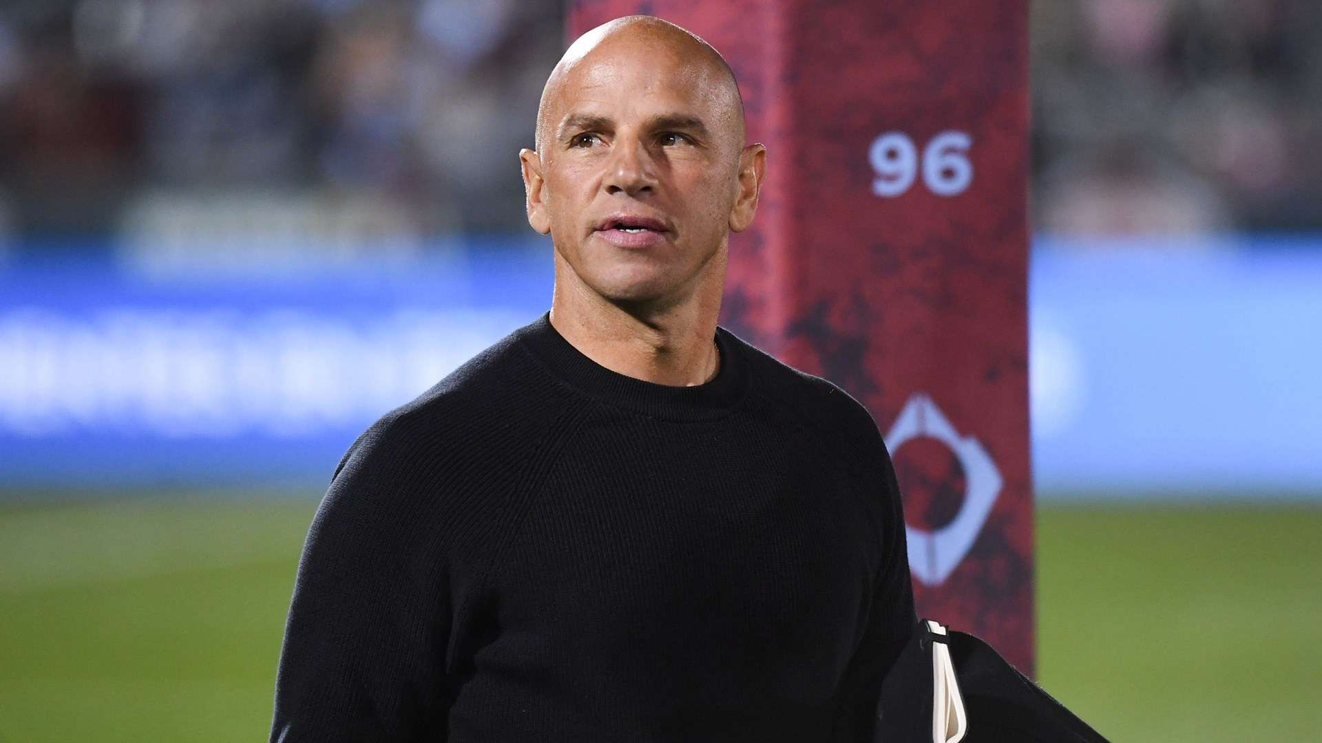 因球迷热情过高阿根廷训练课被迫取消让人惊讶的场面出现